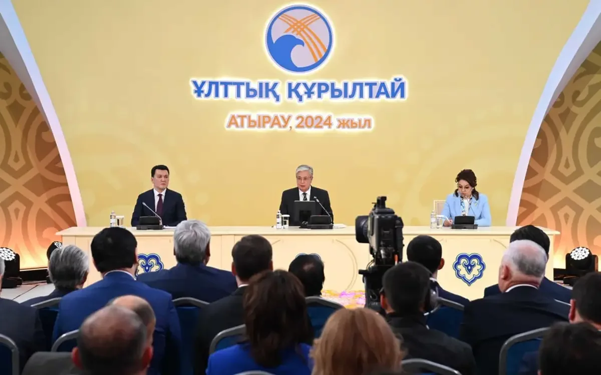 "Ата-бабасын ұлықтауды сұрап ұжымдық хат жазу әдетке айналып барады", - Президент