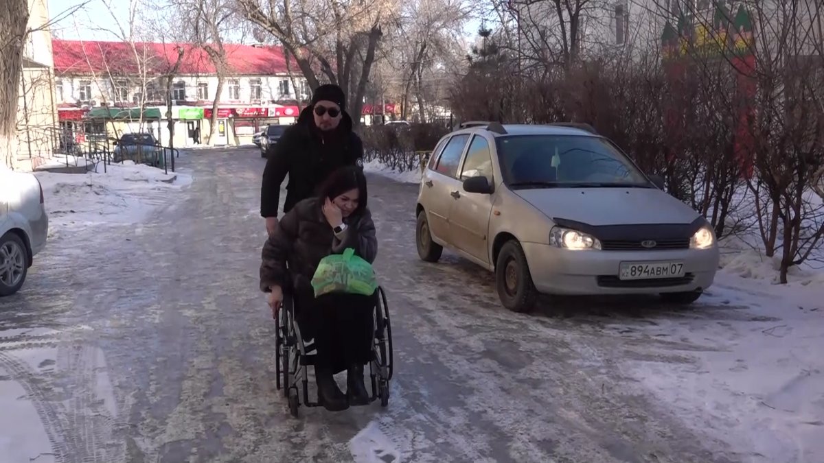 Скандал вокруг инватакси разгорелся в Уральске