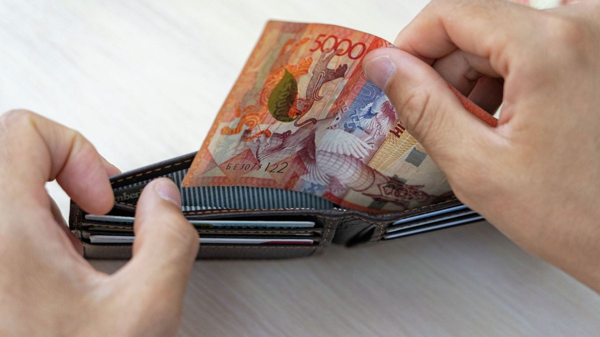 Түркістан облысында тұрғындардан алаяқтықпен ақша алып, құмар ойынға салып жіберген күдікті ұсталды