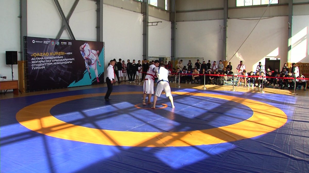 Елордада қазақ күресінен ЖОО студенттері арасында турнир өтті
