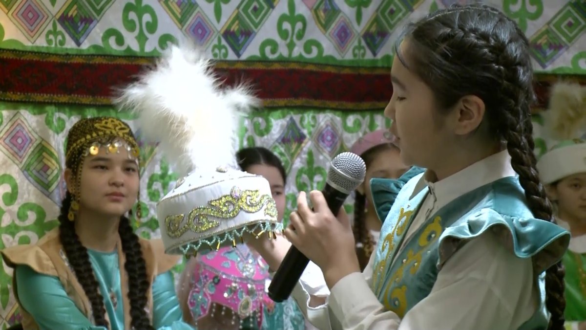 Павлодарда тақия тігуден қыздар арасында сайыс өтті