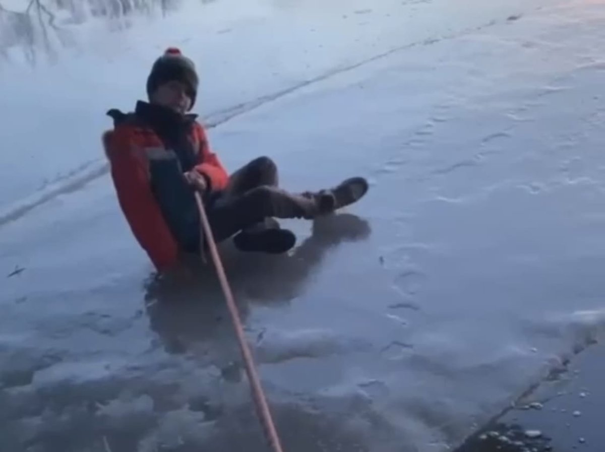 Мальчика с отколовшейся льдины спасли в Усть-Каменогорске