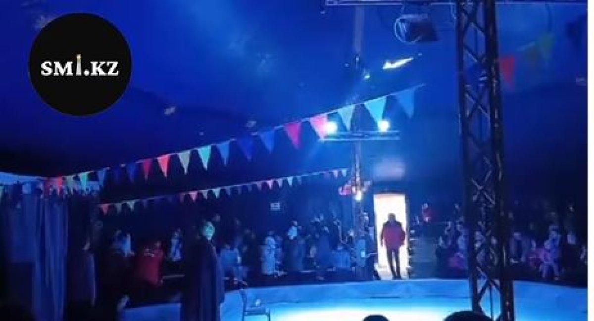 Трибуна со зрителями рухнула в цирке Шапито в Петропавловске