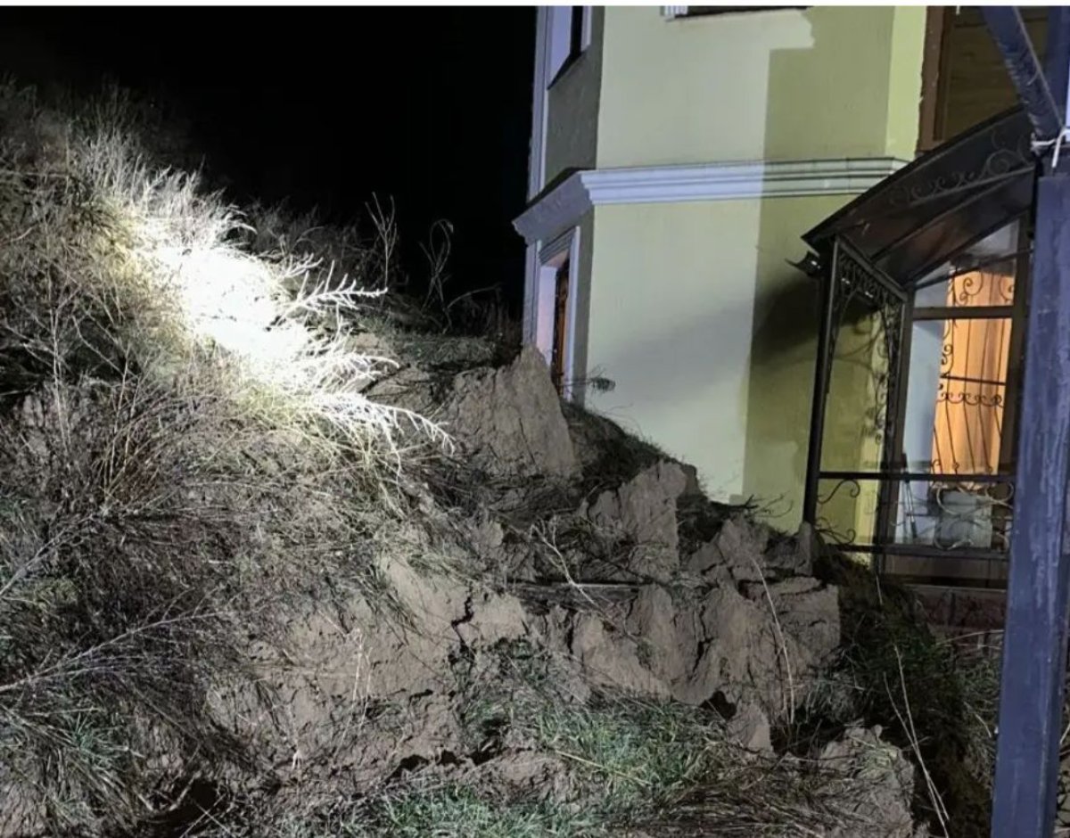 Алматы облысында сырғыма түсіп, екі үйге зақым келтірді