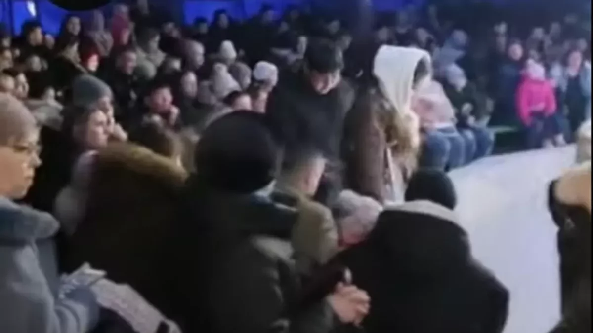 Петропавлдағы циркте көрермендерге арналған трибуна адамдармен бірге опырылып, құлады