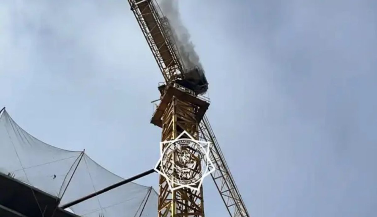 Астанада кран мұнарасындағы кабина өртенді