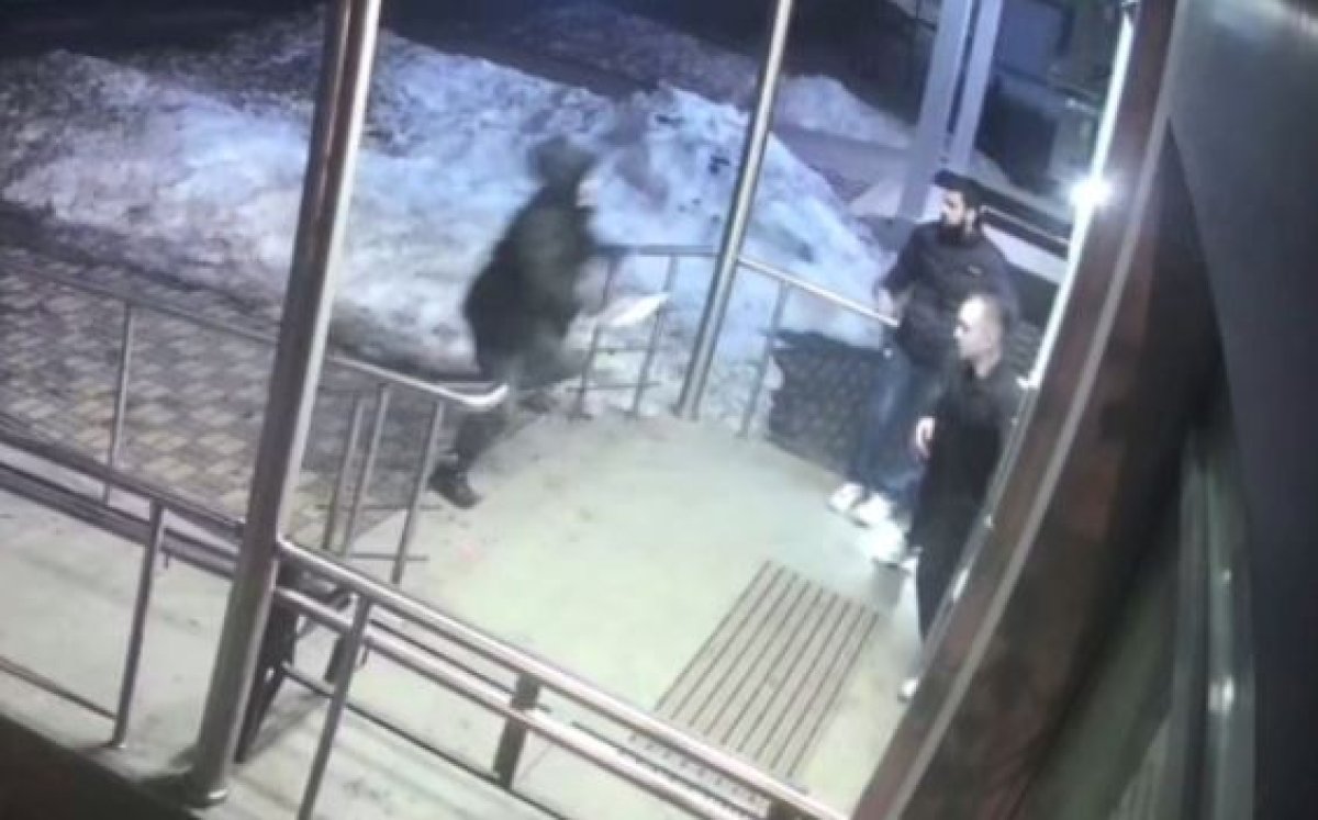 Мужчина с ножом ворвался в подмосковный компьютерный клуб: ранены три человека