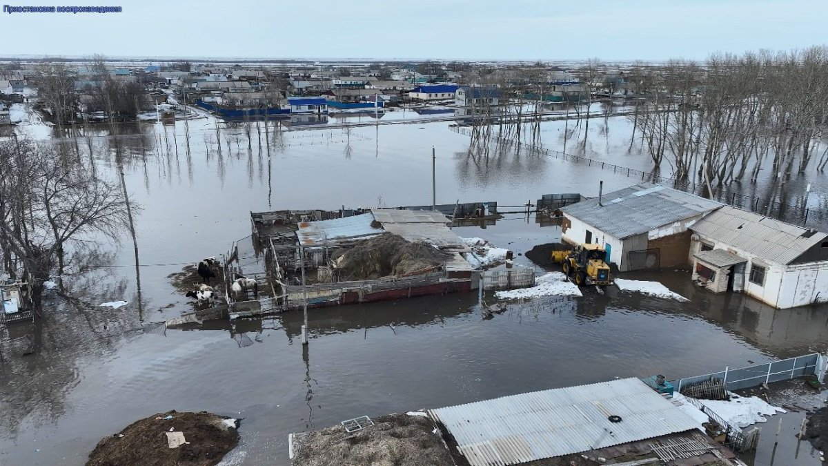 Амангелді ауылы су астында қалды