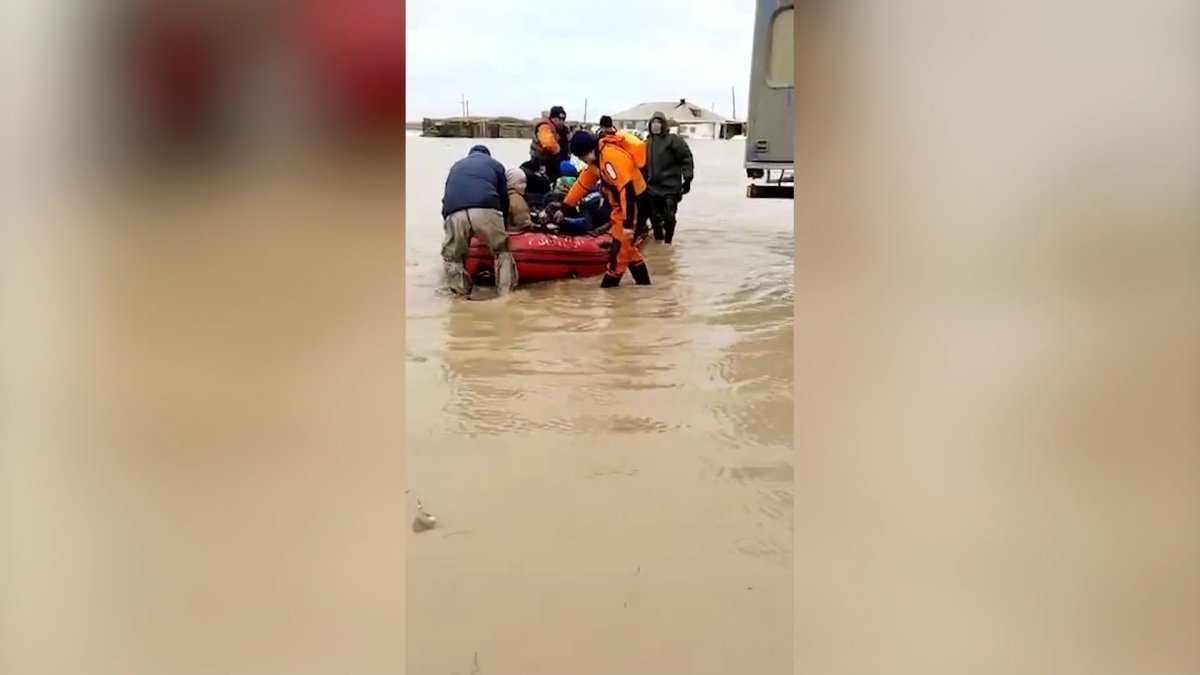 Ми-8 тікұшағымен 12 адам құтқарылды