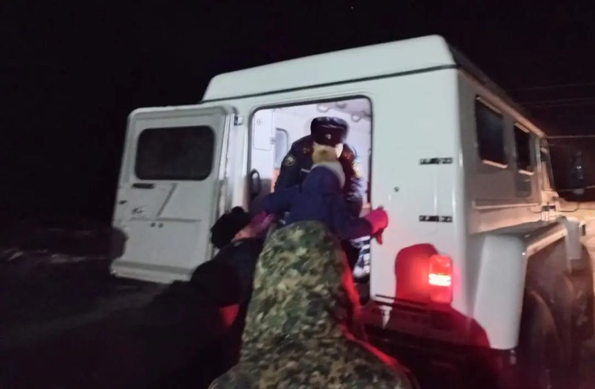 Павлодардағы сауда үйіне жарылғыш зат қойылғаны туралы хабардан кейін адамдар эвакуацияланды