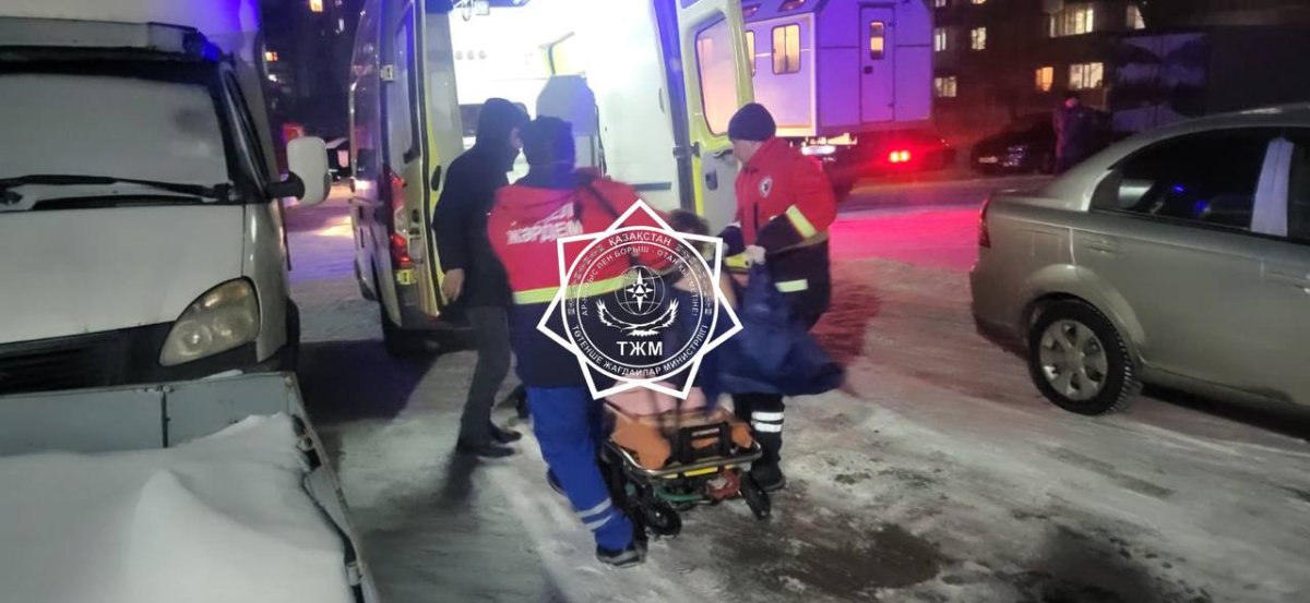 Жительницу Семея спасли из горящей квартиры