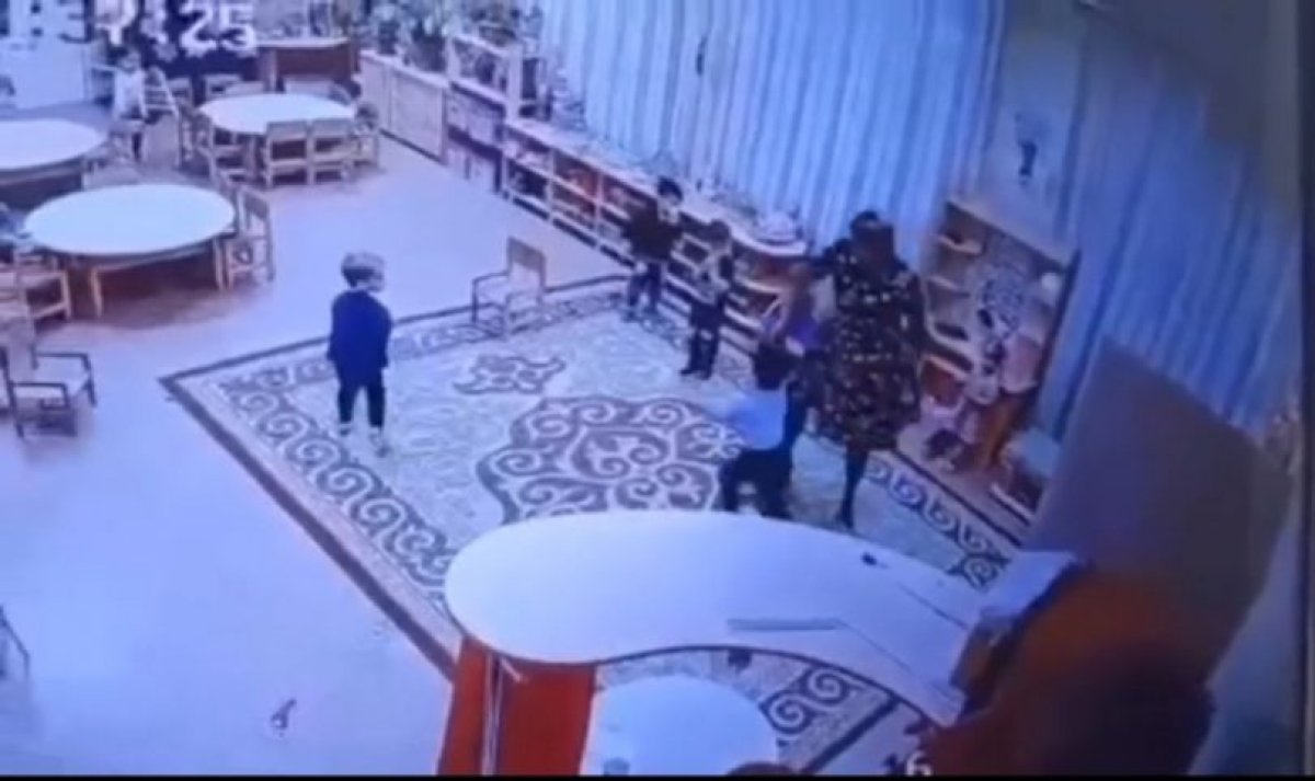 Ударила ребенка: воспитателя детского сада уволили в Костанае.