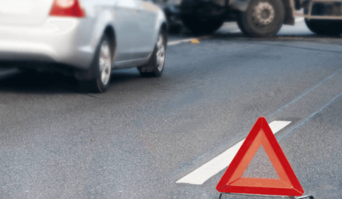 Атырауда жантүршігерлік жол апатынан екі адам қайтыс болды