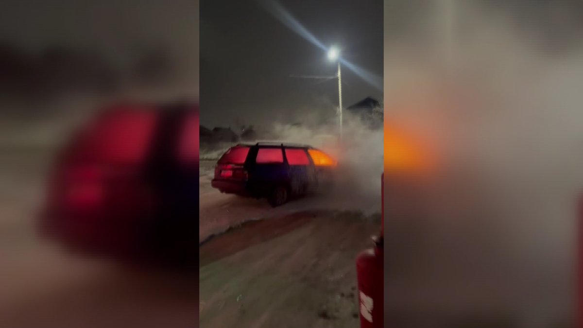 Қызылжарда көлік өртеніп, екі адам зардап шекті