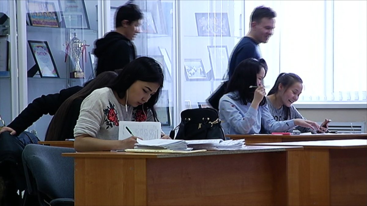 10 мыңнан астам докторанттың тең жартысына жуығы дисертациясын қорғай алмаған