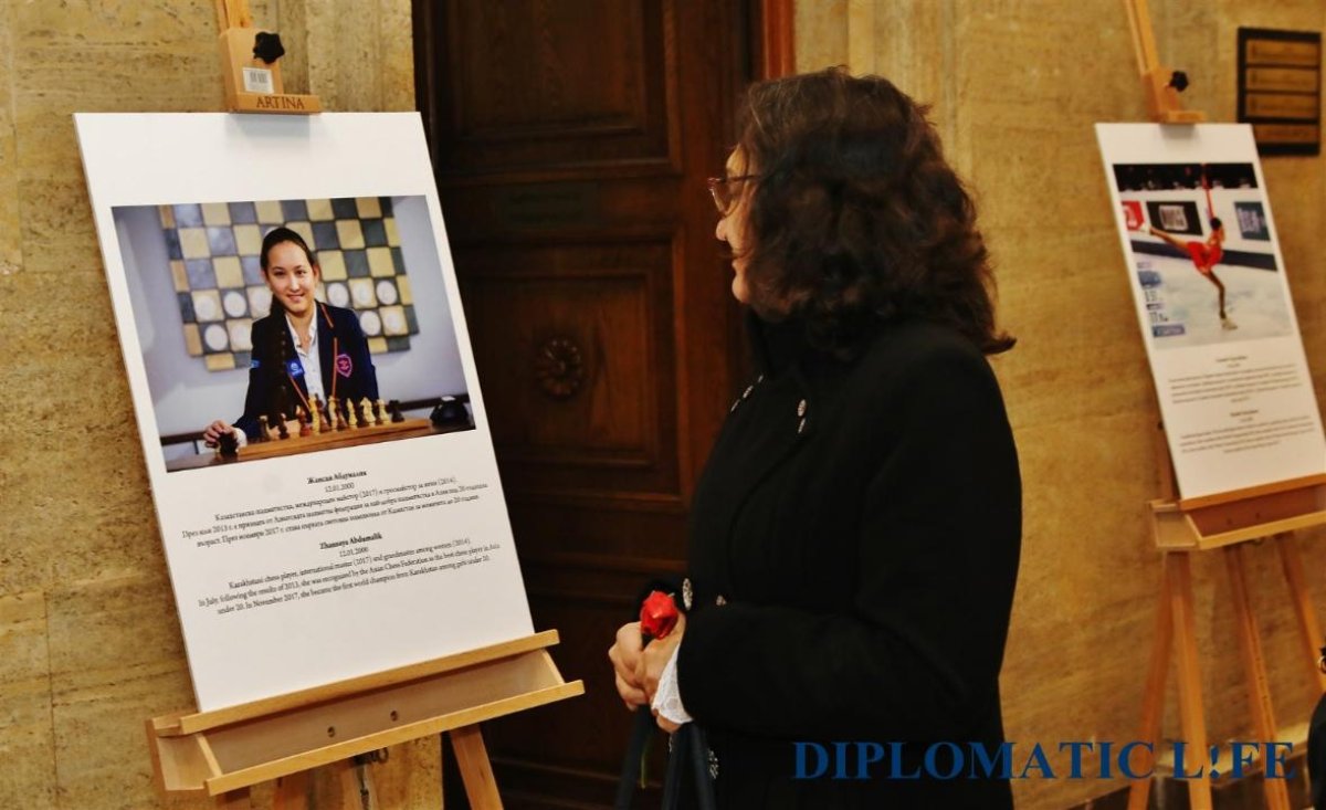 Фотовыставка «Женщины Великой степи» открылась в Болгарии