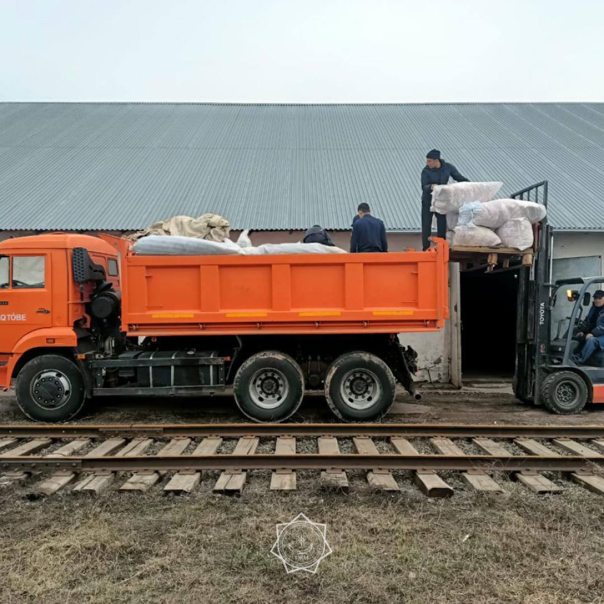 Технику из госматрезерва разбронировали для борьбы с паводками в Казахстане