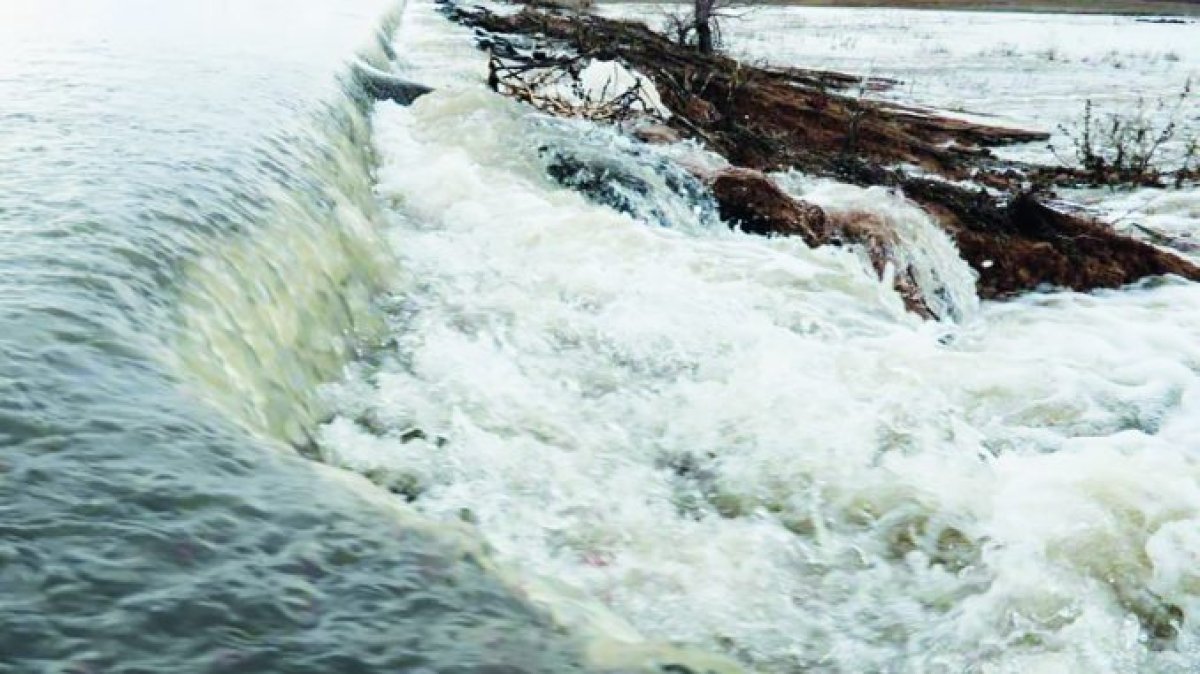 Батыс өңірлерді үлкен судан қорғау үшін 10 мыңнан астам әскери қызметші жұмылдырылды