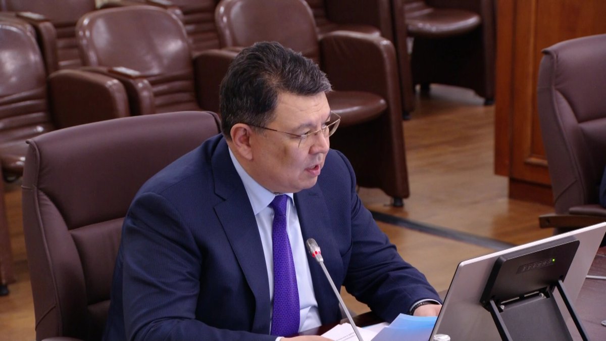 Для защиты западных регионов от большой воды мобилизовано свыше 10 тысяч военнослужащих,- О. Бектенов