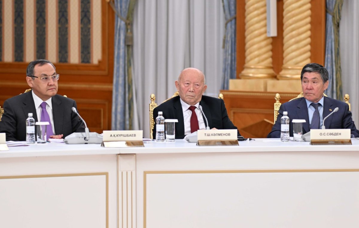 "Көмірсутегілер мен сирек кездесетін металдарды өндіру саласына озық технологияларды енгізу керек", - Президент