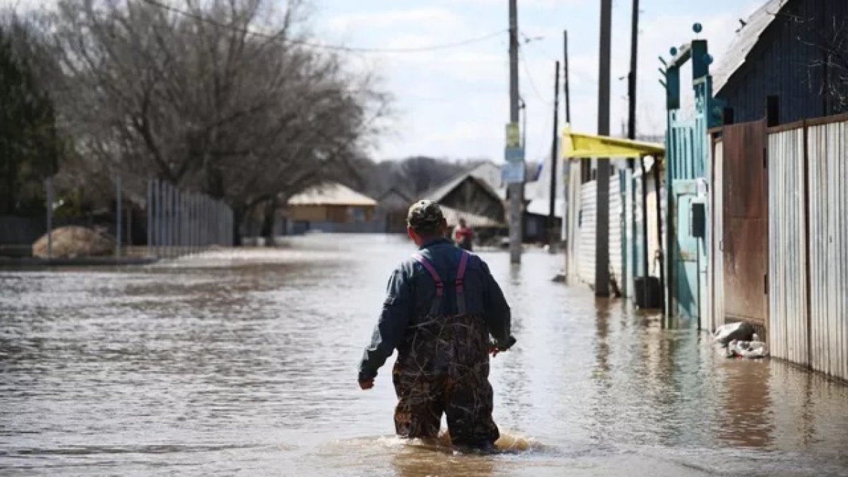 Уровень воды в Урале у Оренбурга не растет в течение 10 часов: чего ждать Западному Казахстану