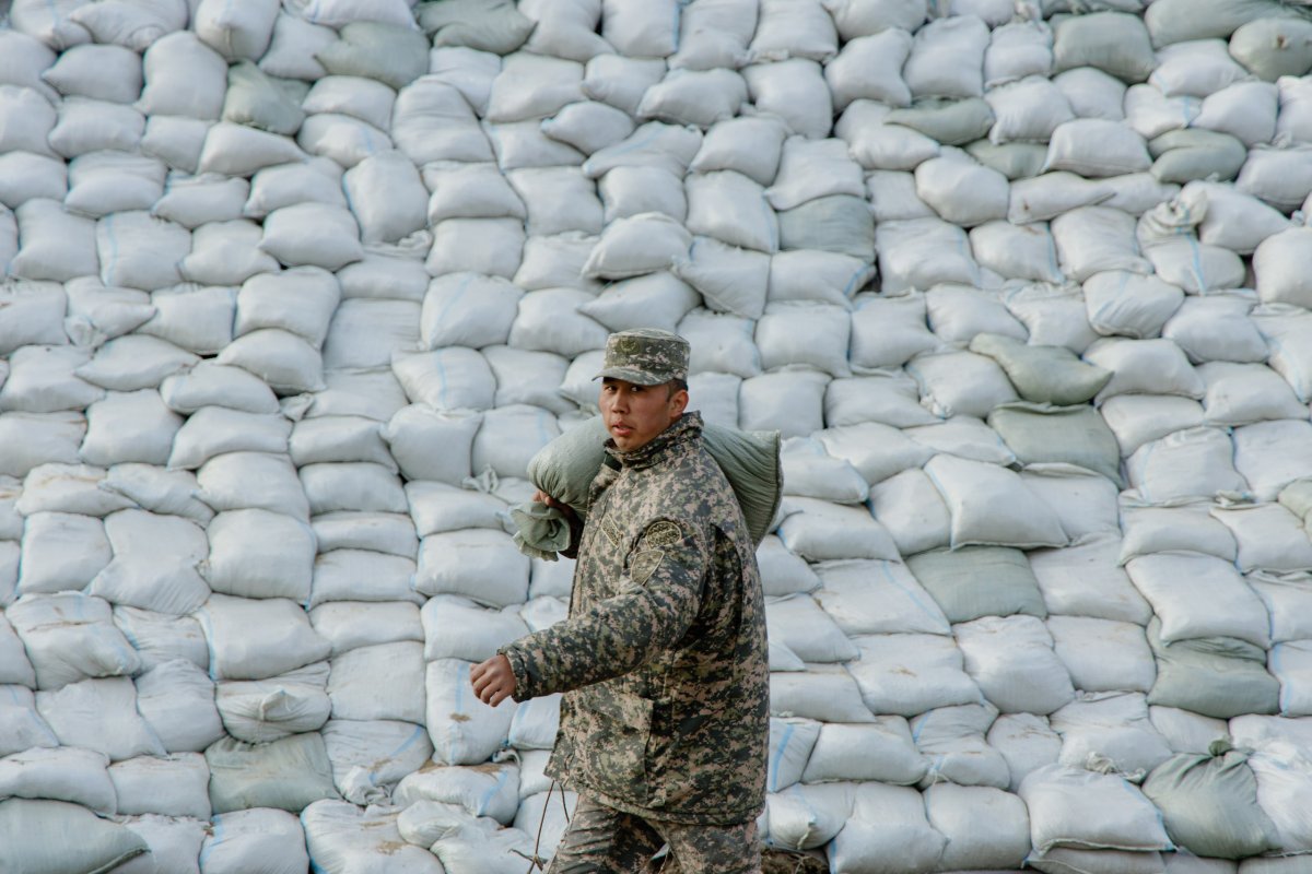 Дамбу для защиты Атырау строят депутаты от «AMANAT»