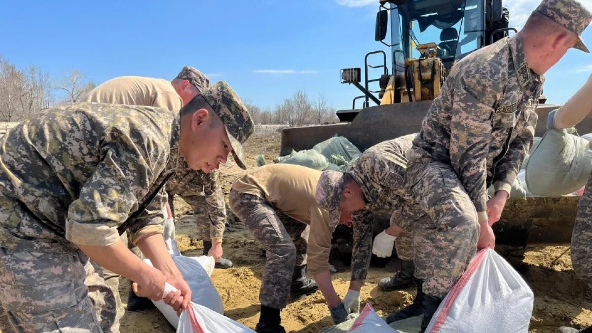 Индер ауданына Тараздан 350 әскери қызметші барды