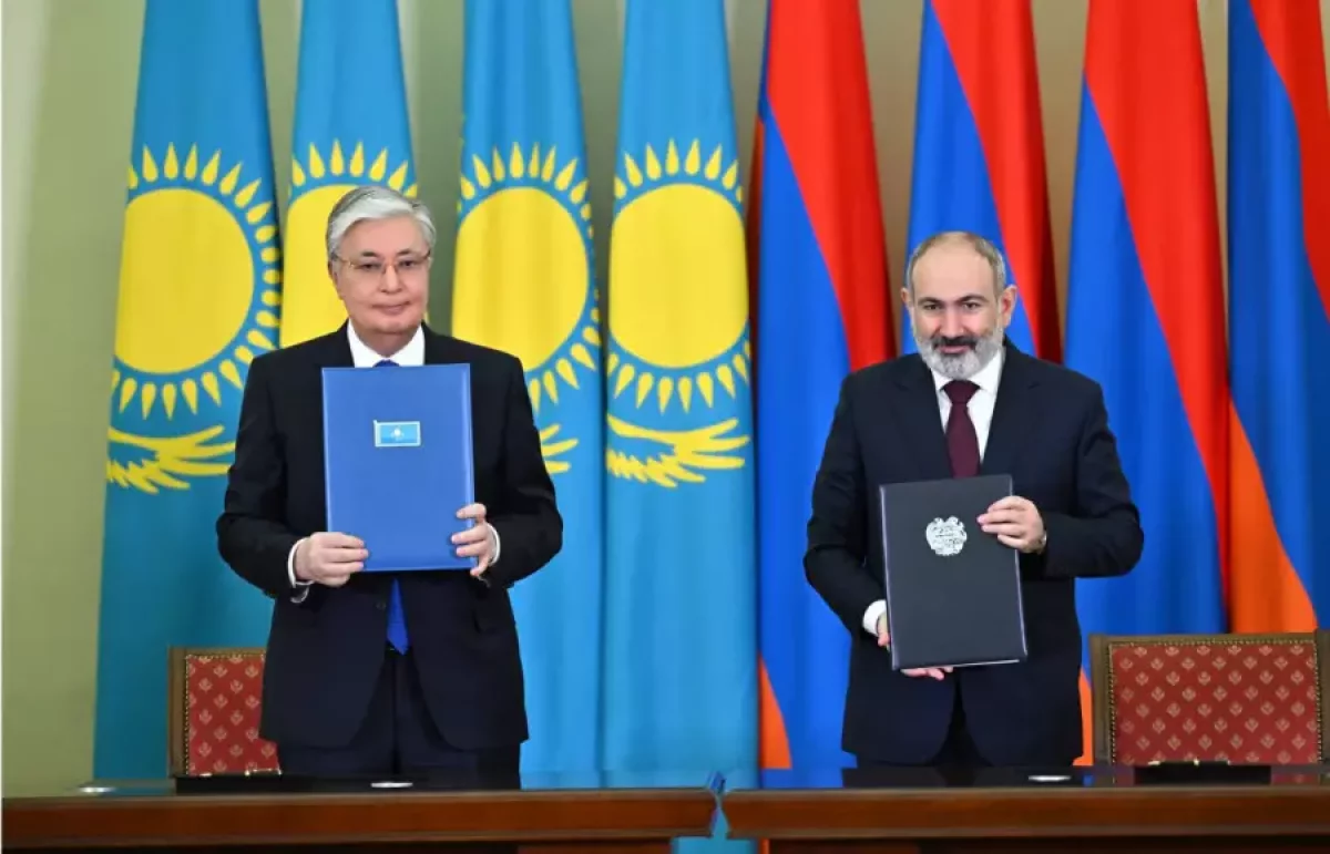 Қасым-Жомарт Тоқаев пен Никол Пашинян бірлескен мәлімдемеге қол қойды