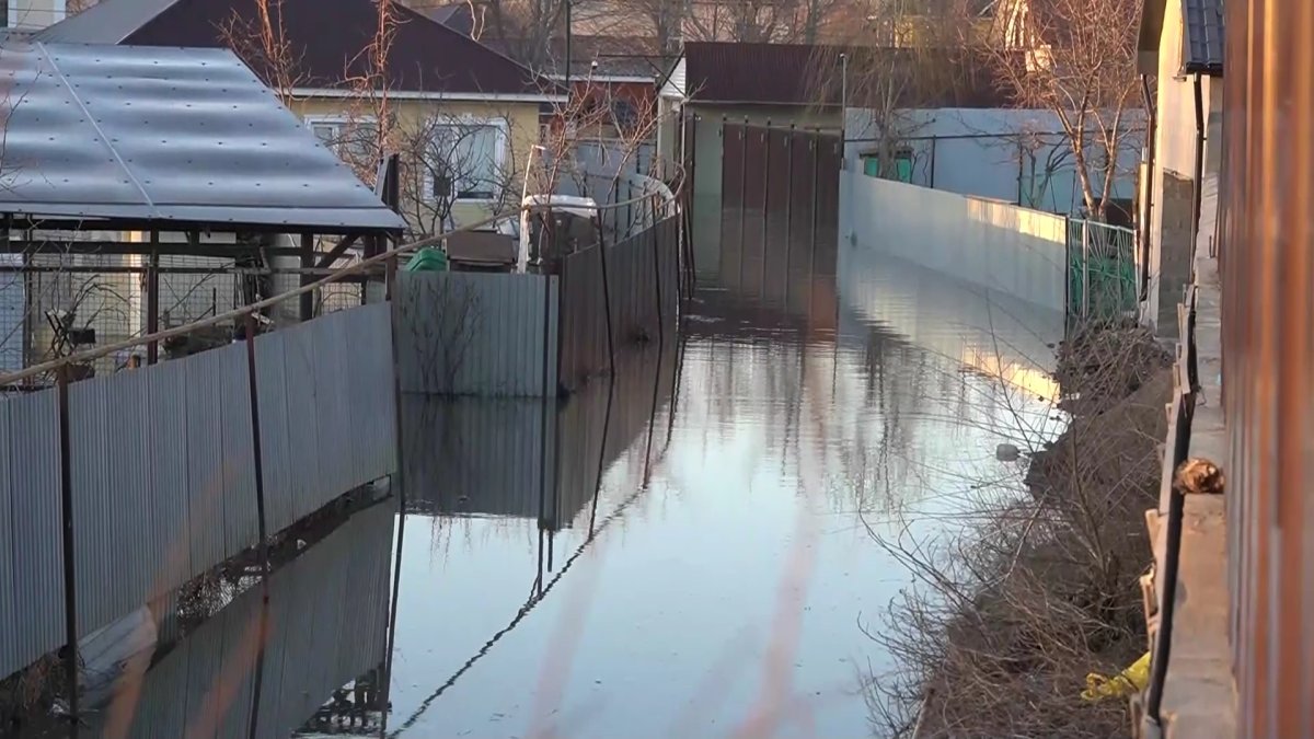 В Уральске и Атырау сохраняется угроза подтопления: регионы посетили  мажилисмены - Телеканал «Астана»