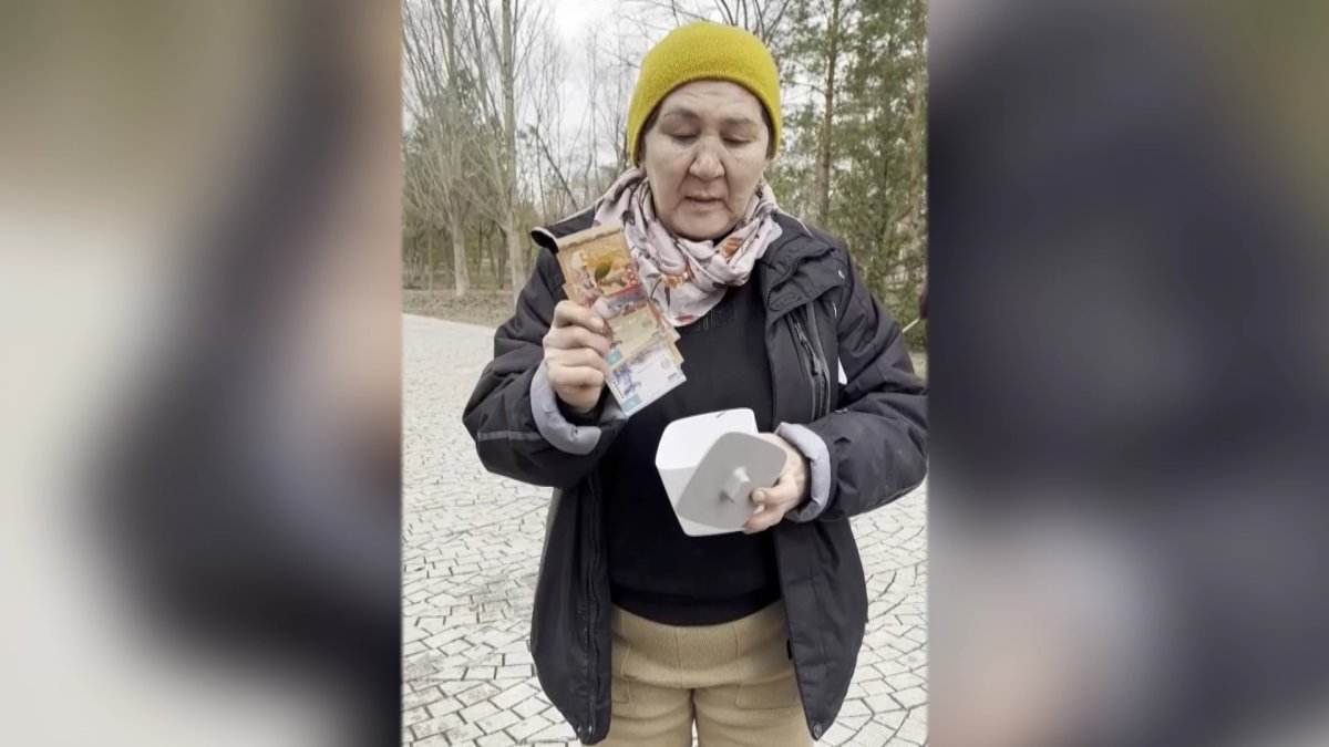 Астанчане нашли тайники с деньгами во время субботника