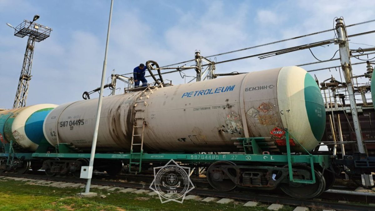 Горючее и продовольствие достали из госматрезерва для борьбы с паводками