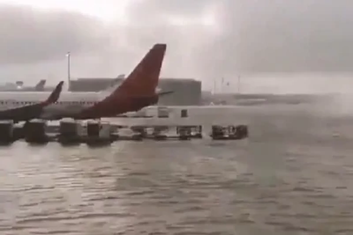 Дубайдағы нөсерге байланысты елге қайта алмаған қазақстандықтар бүгін оралады