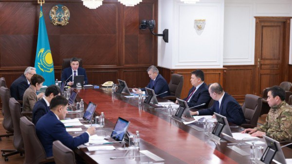Олжас Бектенов поручил до конца недели выплатить единовременную компенсацию пострадавшим от паводков