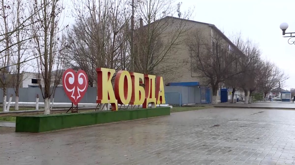 Ақтөбенің Қобда ауданында жаңа үйлерге жер бөлініп, қазығы қағылды