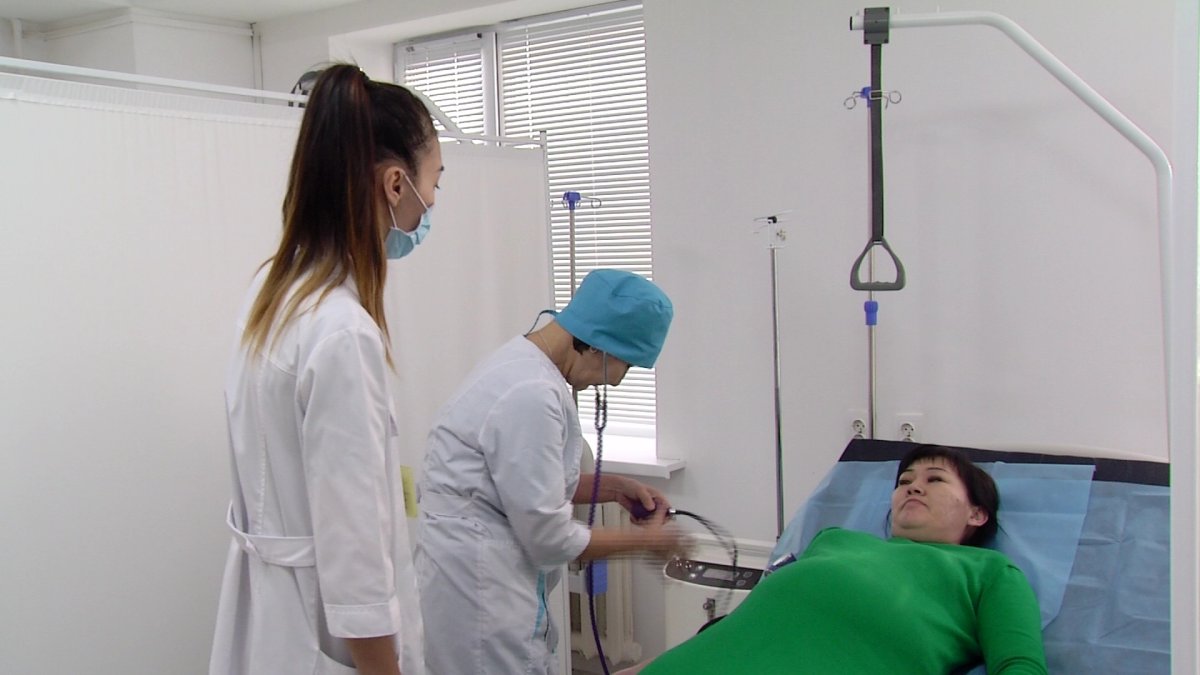 Дәрігерге берді