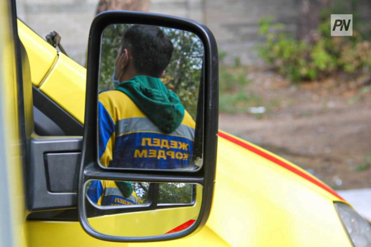 Крупный штраф выписали жителю Аксу за оскорбление работника скорой помощи