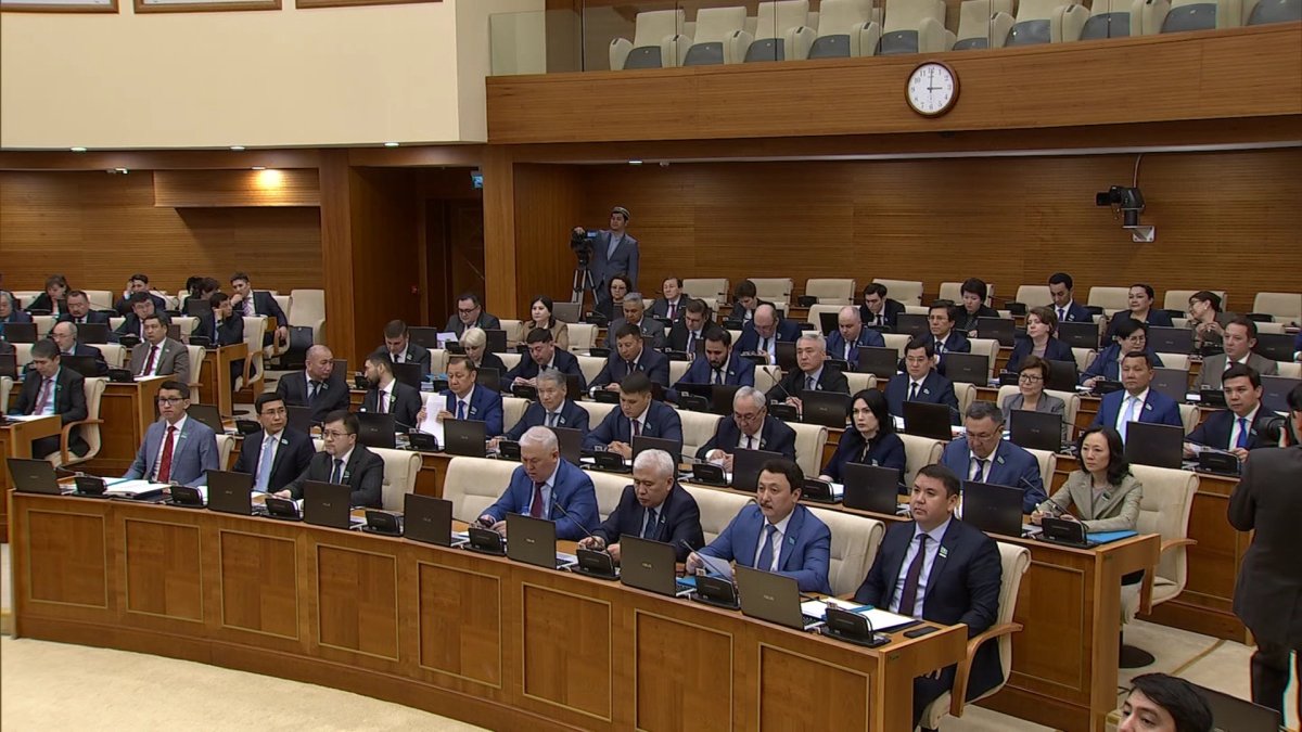 Мемлекеттік қызметкерлердің бәс тігуіне тыйым салынады