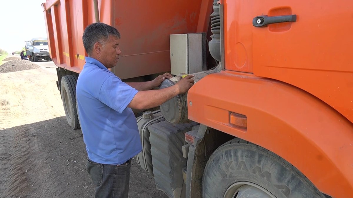 Оралдық жүргізуші су басқан аймақтағы тұрғындарды құтқарды