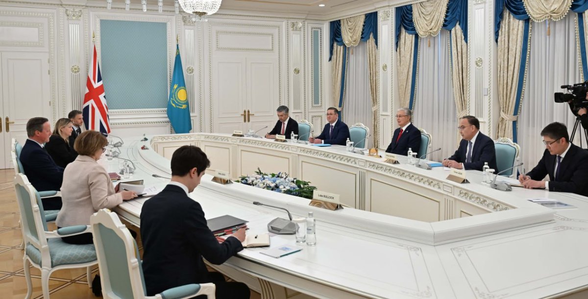 Дэвид Кэмерон қонақжайлық танытқаны үшін Қасым-Жомарт Тоқаевқа алғыс айтты