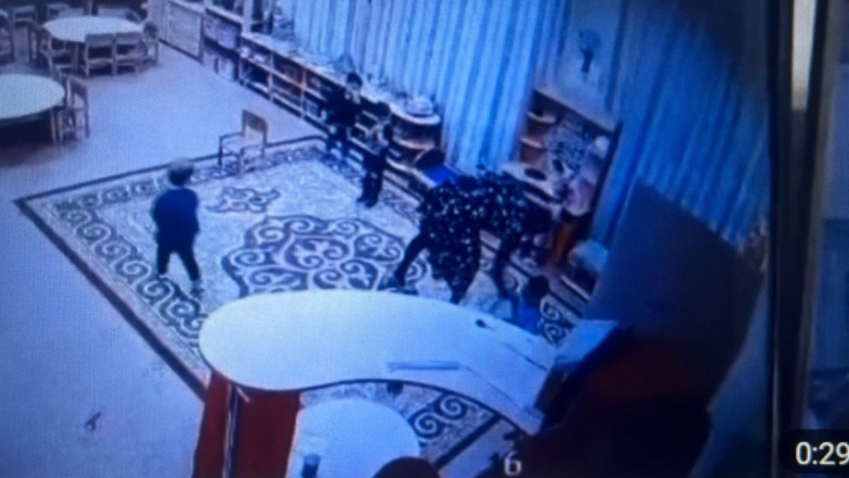 3 жасар баланы ұрған тәрбиеші жауапқа тартылды