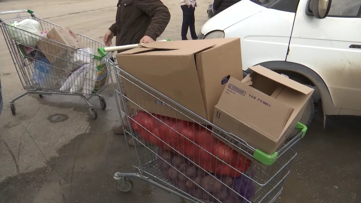 Ақтөбелік еріктілер бес күнде 18 көлік гуманитарлық көмек жинаған