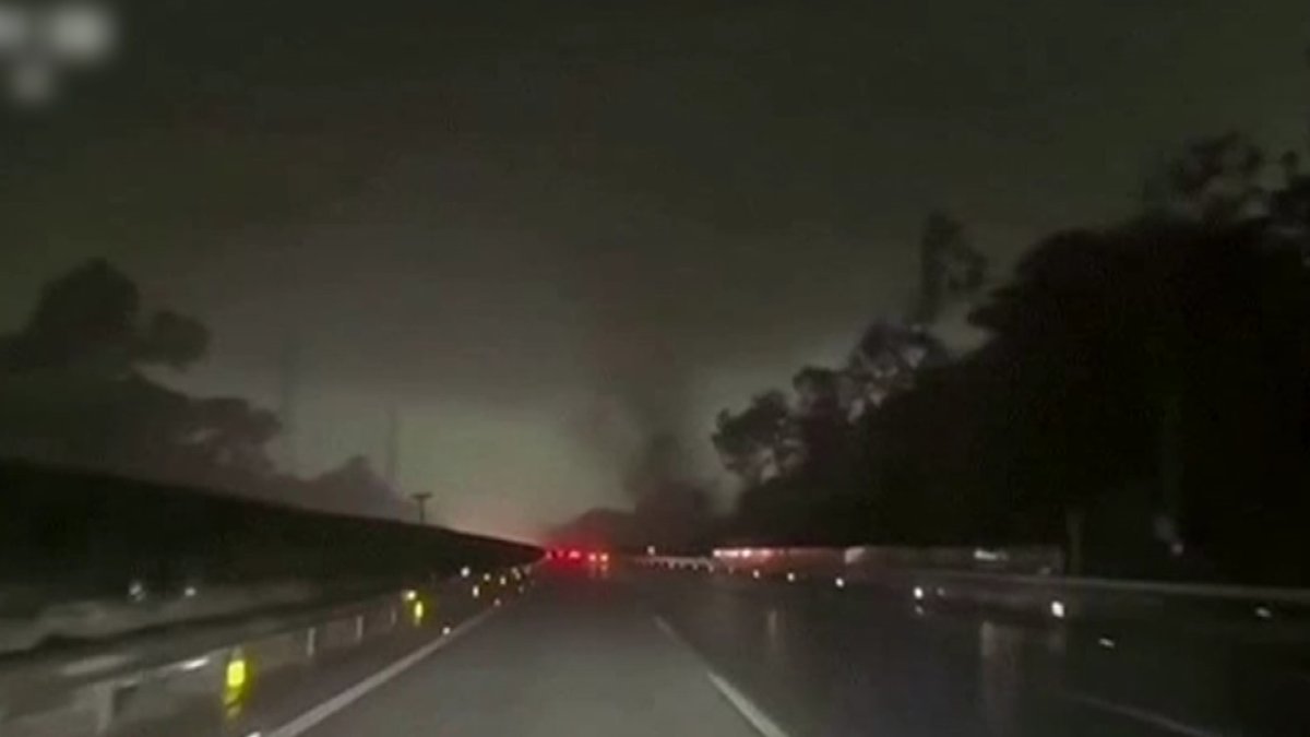 5 человек погибли в результате мощного торнадо в Китае