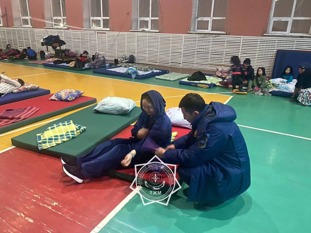 Пострадавшие от паводка получают необходимую медицинскую помощь