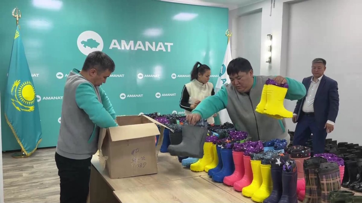 "AMANAT" партиясы тасқыннан зардап шеккен аймақтарға 1 мыңнан аса аяқ киім жіберді