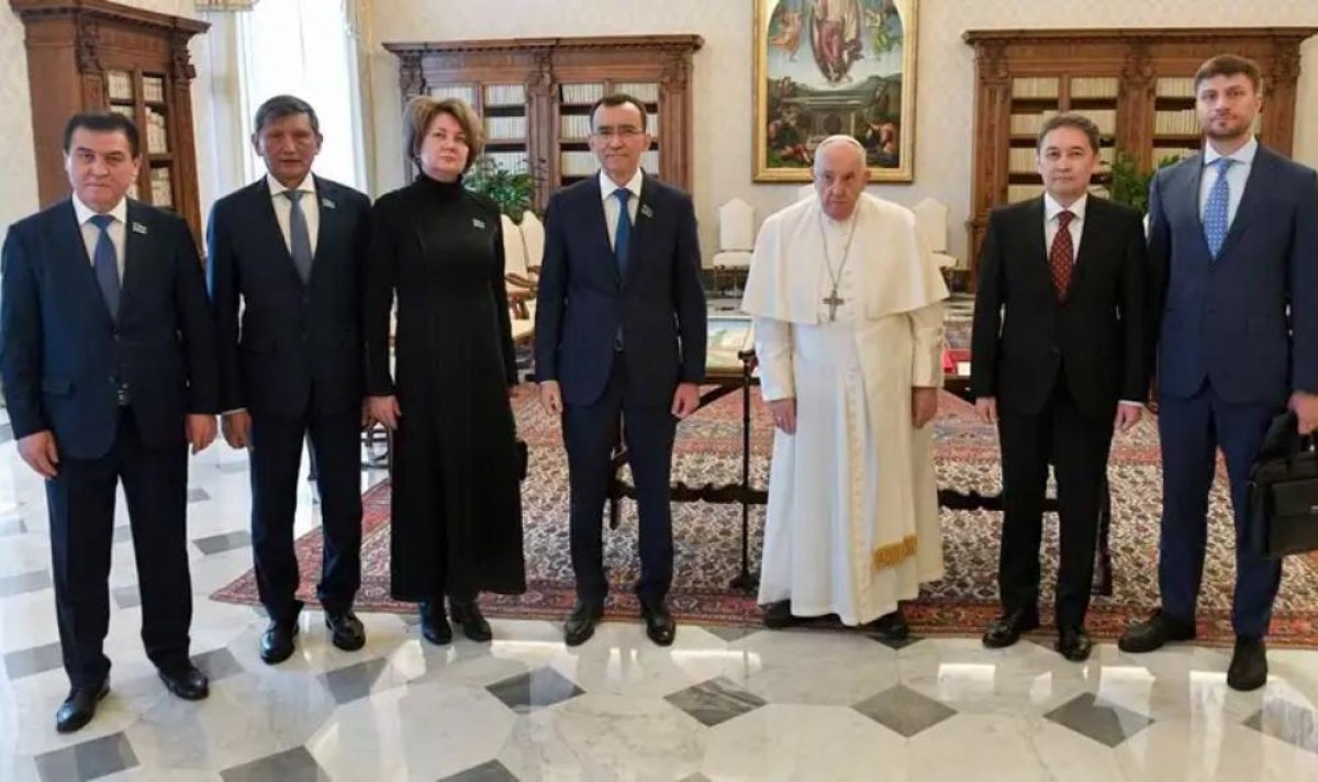 Сенат төрағасы Рим папасымен кездесті