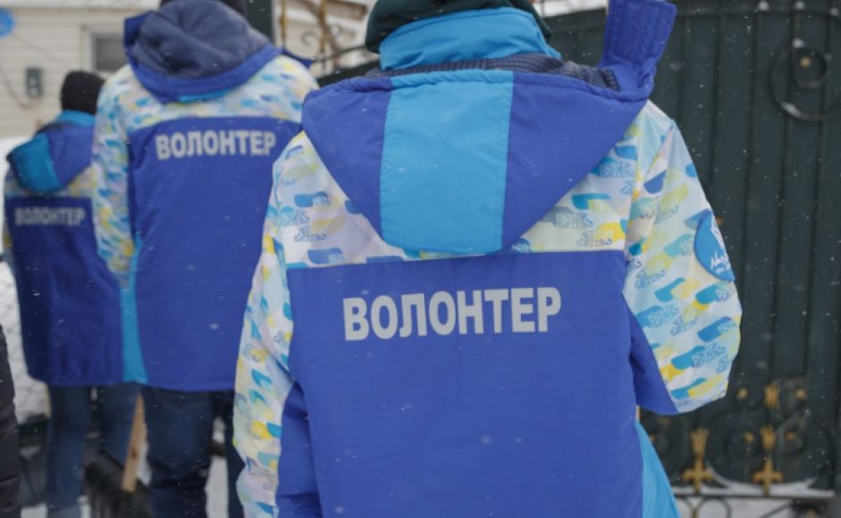 Ондаған мың волонтер көмектесуде