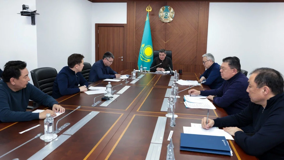 Олжас Бектенов Атырауда Су тасқынына қарсы іс-шаралар жөніндегі штаб отырысын өткізді