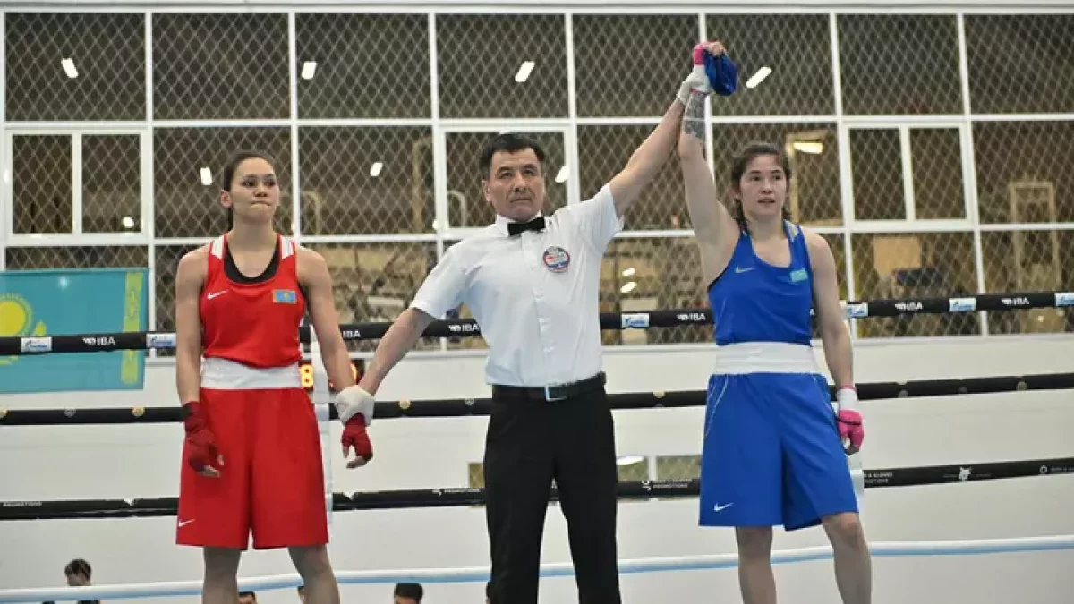 "Жақын адамыңмен жұдырықтасу оңай емес": Назым Қызайбай спаррингтегі қарсыласы туралы айтты