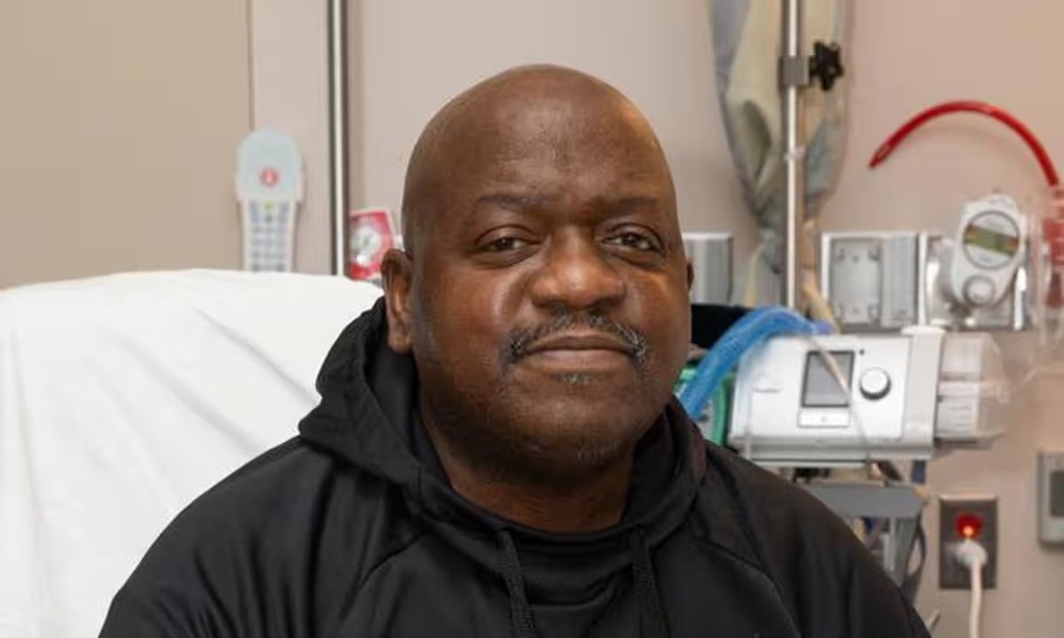 Первый человек со свиной почкой скончался через два месяца после пересадки