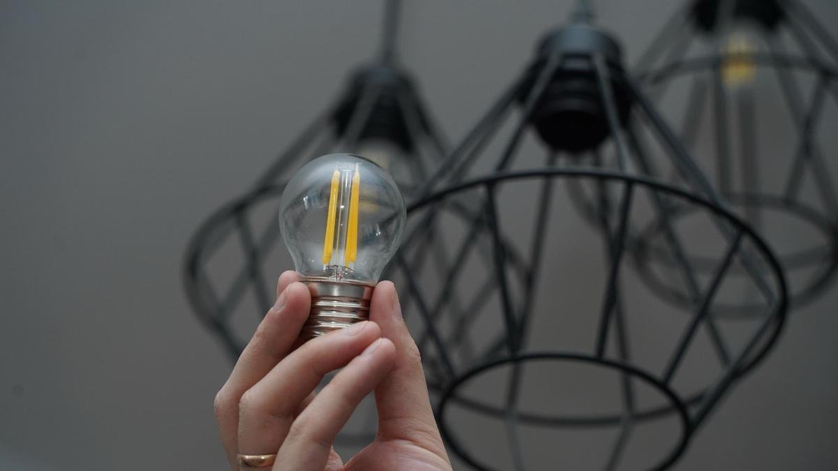 Заключенный провернул аферу с лампочками на сайте госзакупок из актюбинской колонии